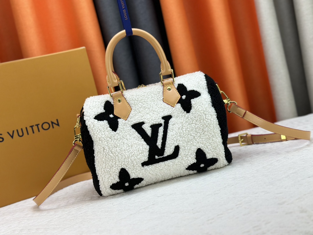 LV bag 614